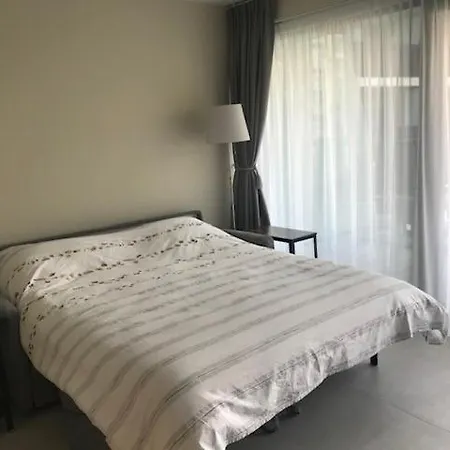 Renovated With Swimming Pool Within Walking Distance Of The T127 Apartman *